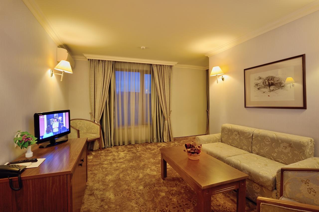 Hotel Club Central Chisaria Zewnętrze zdjęcie