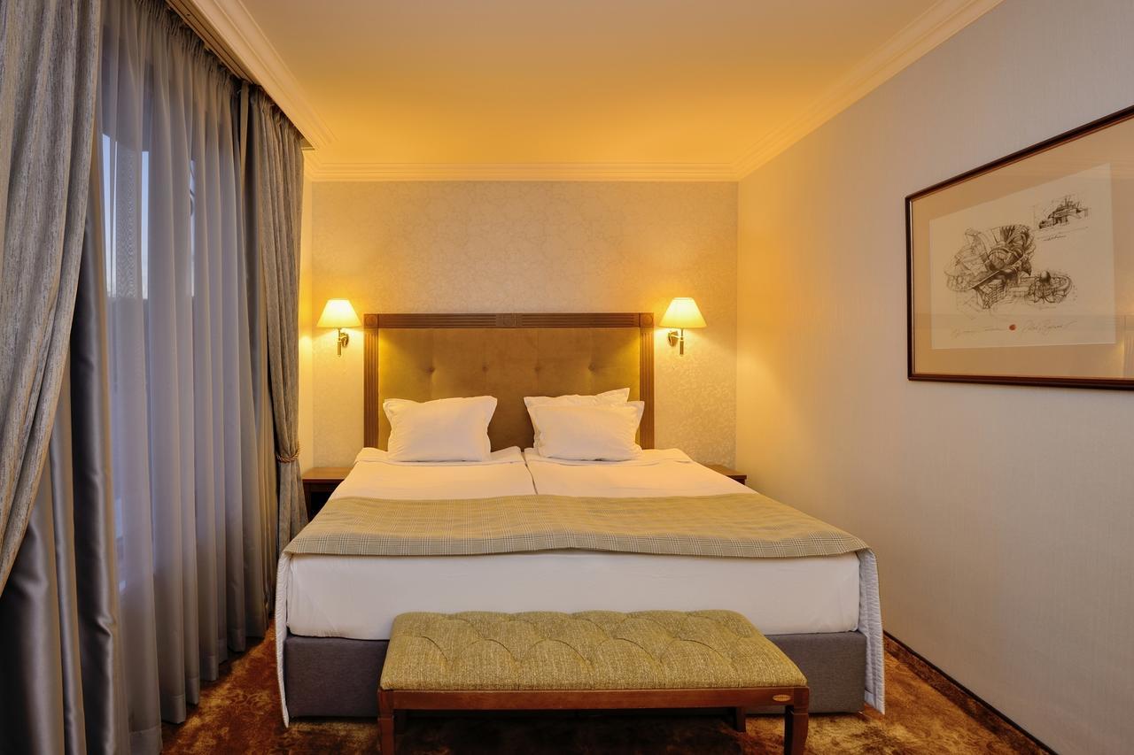 Hotel Club Central Chisaria Zewnętrze zdjęcie